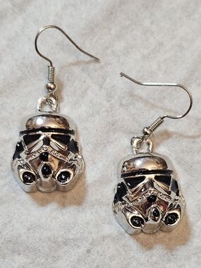 🆕️ Star Wars Stormtrooper Earrings 🔥